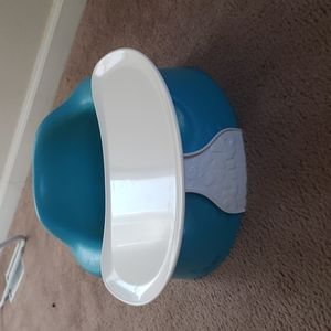 Bumbo w/ tray